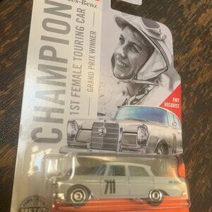 Matchbox 1:64 Mercedes Benz Champion Vehicle NEW IN PACKAGE